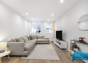 Thumbnail 2 bedroom flat for sale in Cornwall Avenue, London