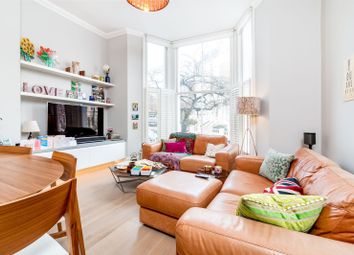 2 Bedrooms Flat for sale in Belsize Crescent, London NW3