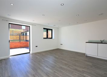 2 Bedrooms Flat to rent in Sewardstone Road, London E4