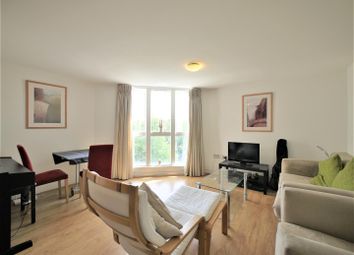 2 Bedrooms Flat to rent in Water Gardens Square, Canada Water SE16