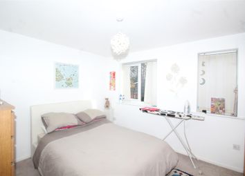 Thumbnail Flat to rent in Bream Close, London