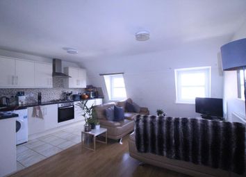 Thumbnail 3 bed flat to rent in Bethnal Green Road, Bethnal Green