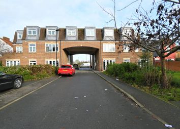 Thumbnail 1 bedroom flat for sale in Clarence Court, 580-588 London Road, Langley, Berkshire