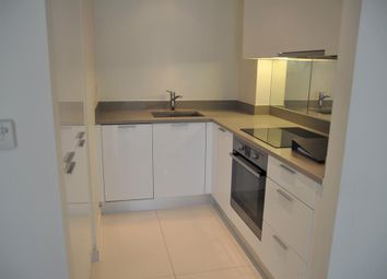 1 Bedrooms Flat for sale in Cardinal Building, Station Approach UB3