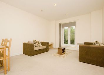 2 Bedrooms Flat to rent in Quadrangle House, Stratford E15