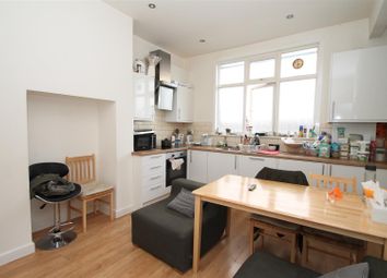 3 Bedrooms Flat to rent in Lodge Mansions Parade, Green Lanes, London N13