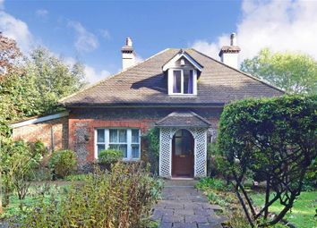 4 Bedrooms Bungalow for sale in Fairlawn Road, Banstead, Surrey SM7
