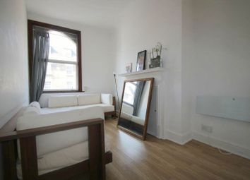 Thumbnail 1 bed flat to rent in Chatsworth Road, London