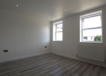 Thumbnail 2 bed flat to rent in Mile End Road, London