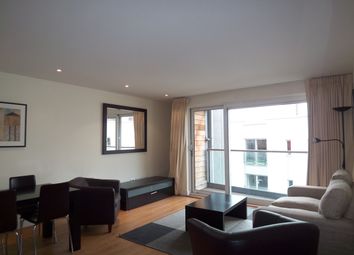 2 Bedrooms Flat to rent in Meridian Court, Tempus Wharf, Tower Bridge SE16