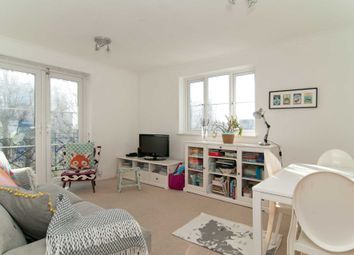 2 Bedrooms Flat for sale in Brompton Park Crescent, London SW6
