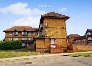 Thumbnail Flat to rent in Frobisher Road, Erith, Kent