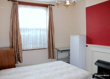 1 Bedrooms Flat to rent in Hazelbank Road, Catford, London SE6