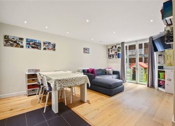 Thumbnail 3 bedroom flat to rent in Wiltshire Row, Islington