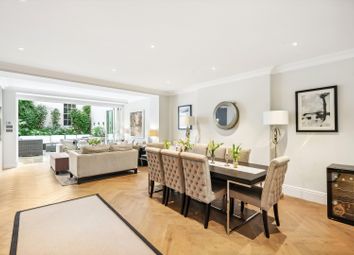 Thumbnail Flat for sale in Eaton Place, London