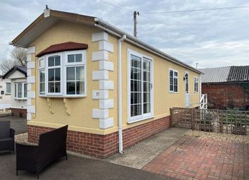 Thumbnail 1 bed mobile/park home for sale in Market Place, Tattershall, Lincoln