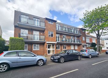Thumbnail Flat for sale in Glendale Gardens, Leigh-On-Sea