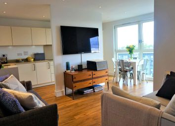 Thumbnail 1 bed flat to rent in Queensland Road, London