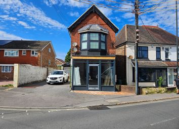 Thumbnail Retail premises to let in Horsham Road, Crawley