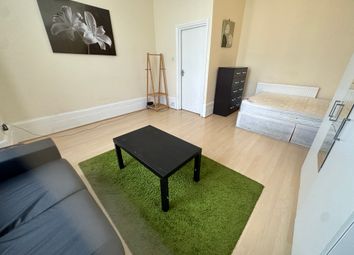 Thumbnail Room to rent in Devonport Road, London