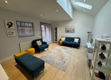 Thumbnail Town house to rent in Regent Parade, Birmingham