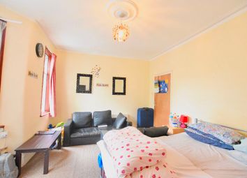 2 Bedrooms Flat for sale in Gwendoline Avenue, London E13
