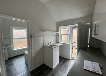 Thumbnail 1 bed flat to rent in Newbridge Road, Hull