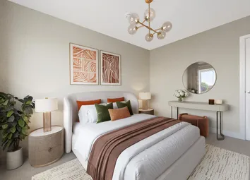 Maxima, Apartment 223