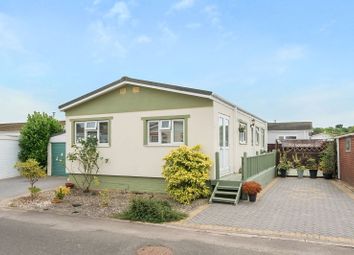 Thumbnail 2 bed mobile/park home for sale in Wooburn Common, Nr High Wycombe, Buckinghamshire