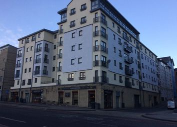 2 Bedrooms Flat to rent in Gentles Entry, Old Town EH8