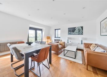 Thumbnail Flat for sale in Brookside, East Barnet, Barnet