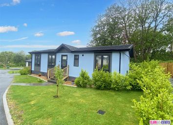 Thumbnail Mobile/park home for sale in Riverside Meadow, Newport Park, Exeter