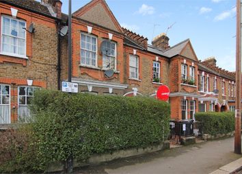 2 Bedrooms Flat for sale in Winns Terrace, Walthamstow, London E17