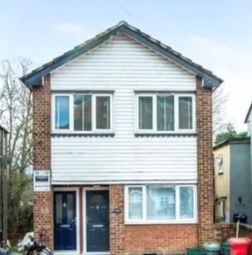 Thumbnail 2 bed flat for sale in Ravensbourne Road, Bromley