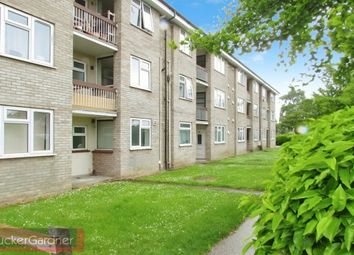 Thumbnail 2 bed flat to rent in Newmarket Road, Cambridge