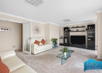 Thumbnail 3 bedroom flat for sale in Barrydene, Oakleigh Road North, Whetstone