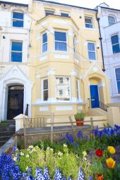 Thumbnail 1 bed flat to rent in Carisbrooke Road, St. Leonards-On-Sea