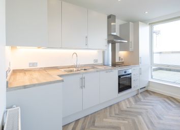 Thumbnail Flat for sale in Commerical Way, Peckham
