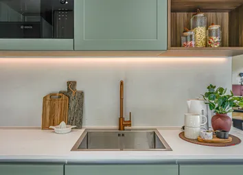 Show Apartment Kitchen