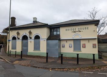 Thumbnail Retail premises to let in Bridge House, Heath Road, Weybridge