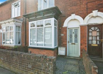 Thumbnail Terraced house to rent in Old Crosby, Scunthorpe
