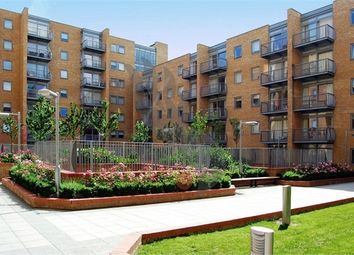 2 Bedrooms Flat to rent in Moore House, Cassilis Road, London E14