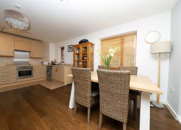 3 bed flat for sale in Trout Road, Yiewsley, West Drayton UB7
