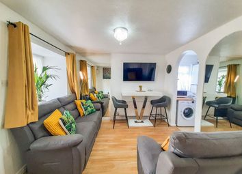 Thumbnail Flat to rent in Haldane Road, London