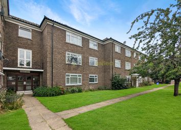 Thumbnail 2 bed flat for sale in Waldronhyrst, South Croydon