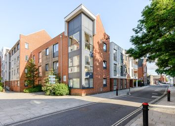 Thumbnail 1 bed flat for sale in Castle Way, Southampton