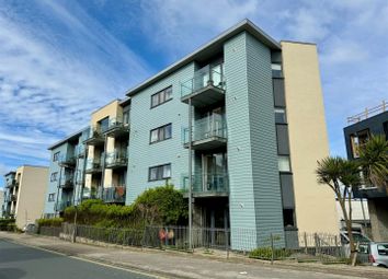 Thumbnail Flat to rent in Pentire Crescent, Newquay