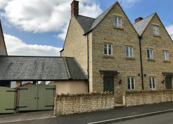 3 Bedrooms Semi-detached house to rent in Moss Way, Cirencester GL7