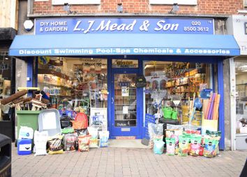 Thumbnail Retail premises to let in Brook Parade, High Road, Chigwell