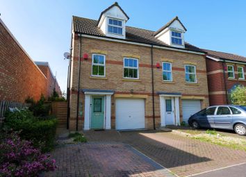 3 Bedrooms Semi-detached house for sale in Swan Court, Gainsborough DN21